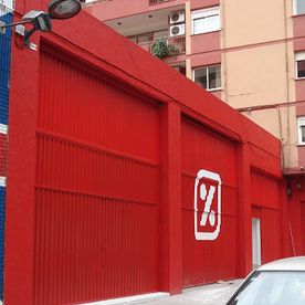 Pinturas Rudisa S.L. puertas pintadas de rojo